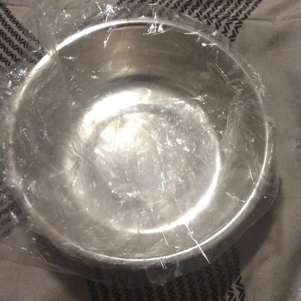 2 pc small dog or cat bowls